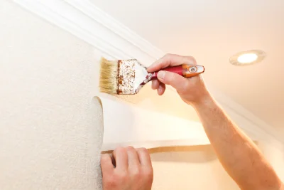 Pose de papier peint à Bouzigues — revêtements muraux et toiles de verre
